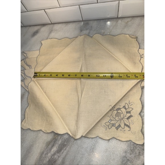 Set Of 8 Vintage Cutwork And Embroidered Dinner Napkins - Picture 7 of 7